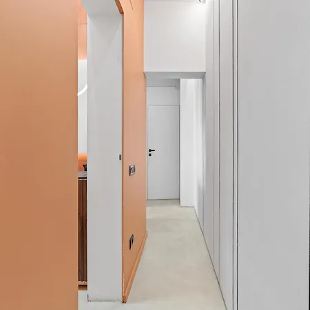 Apartment Stylish 2-bedroom With Balcony In *